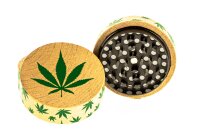 Pollinator Grinder aus Holz mit Hanfblättern 3tlg. D 60 mm